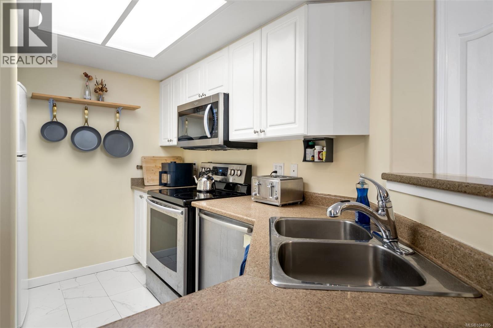 #904 930 Yates St - Image 9