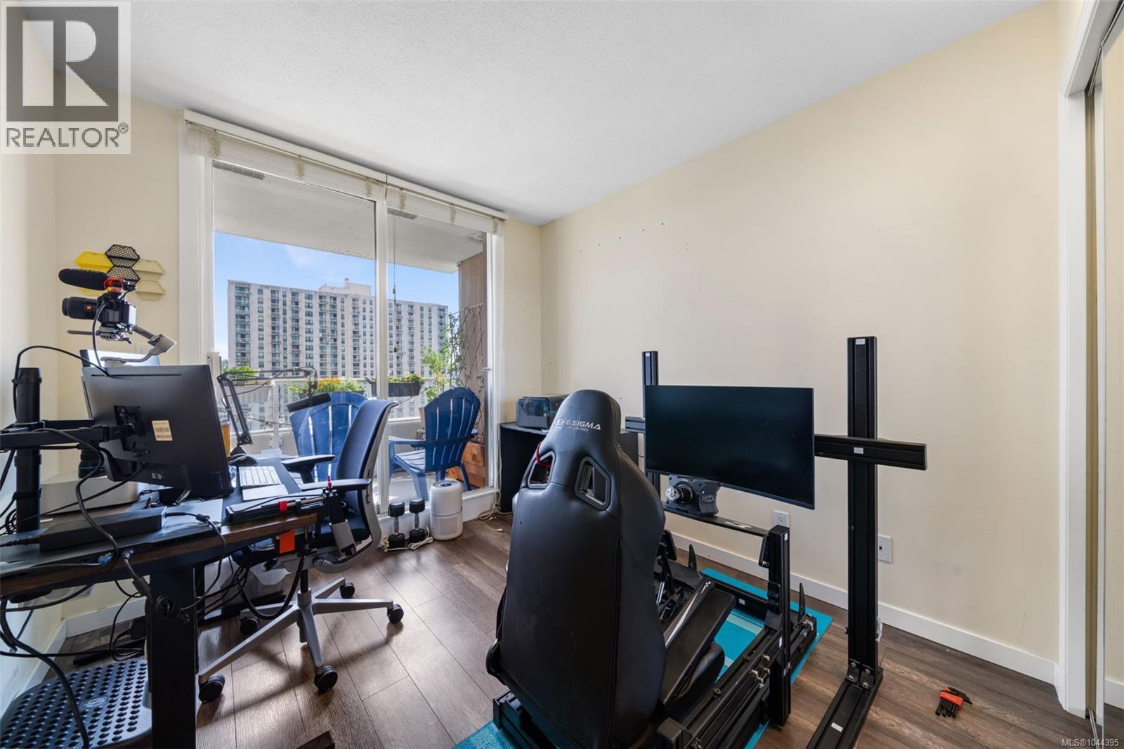 #904 930 Yates St - 15