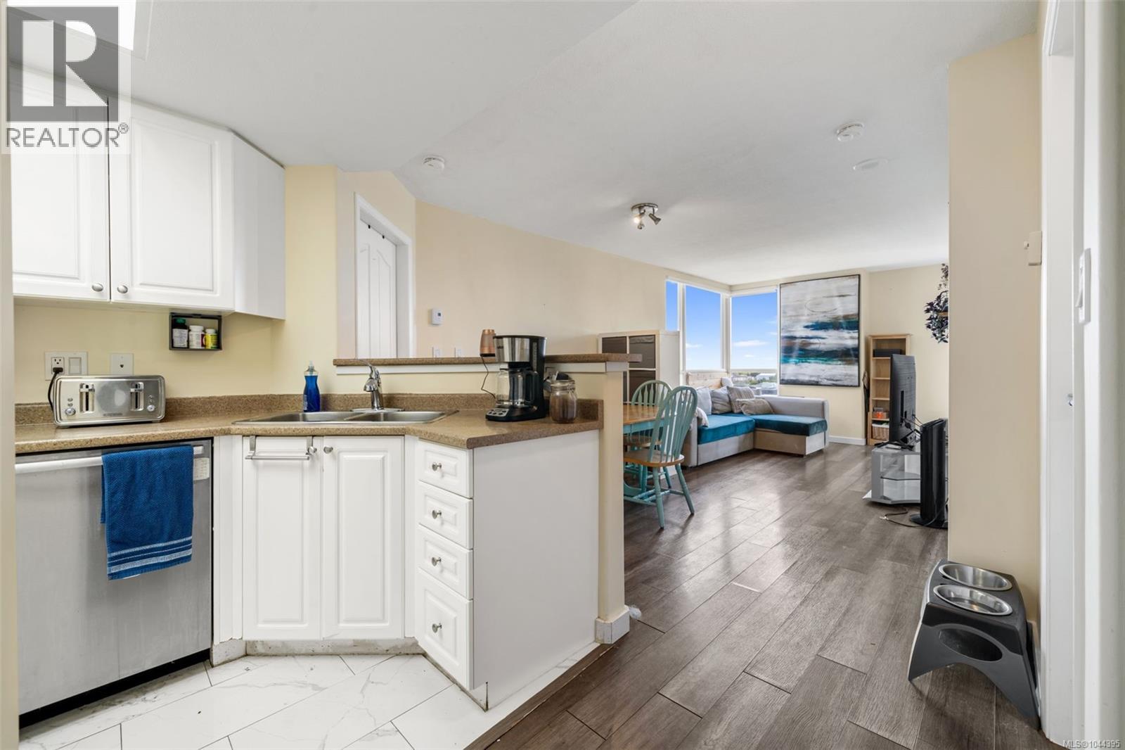#904 930 Yates St - 12