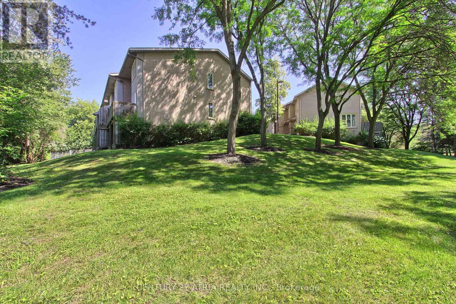 27 ANDERSON PLACE - 38
