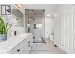 Bathroom - 69 Summerset Drive, Barrie, ON L4N0B1 Photo 17