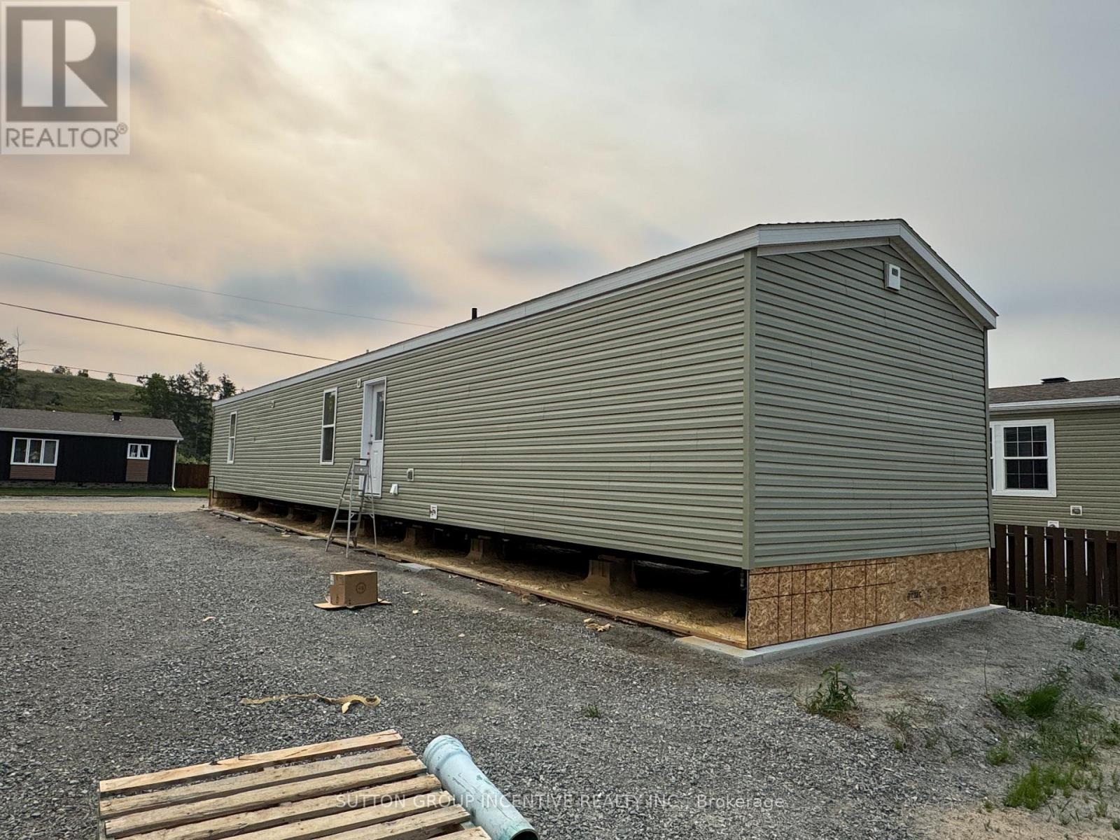 182 REMI CRESCENT - Image 3