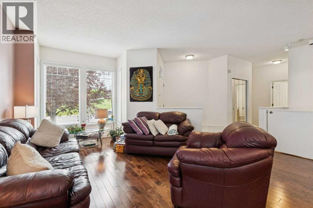 2634 Signal Hill Heights SW, Signal Hill, Calgary photo 5