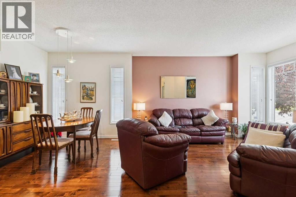 2634 Signal Hill Heights SW, Signal Hill, Calgary photo 3