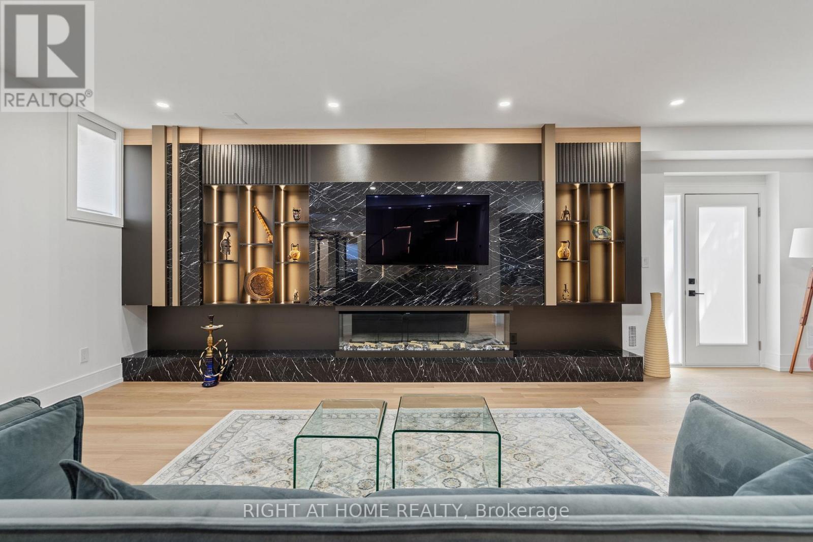 33 THORNDALE AVENUE - Image 38
