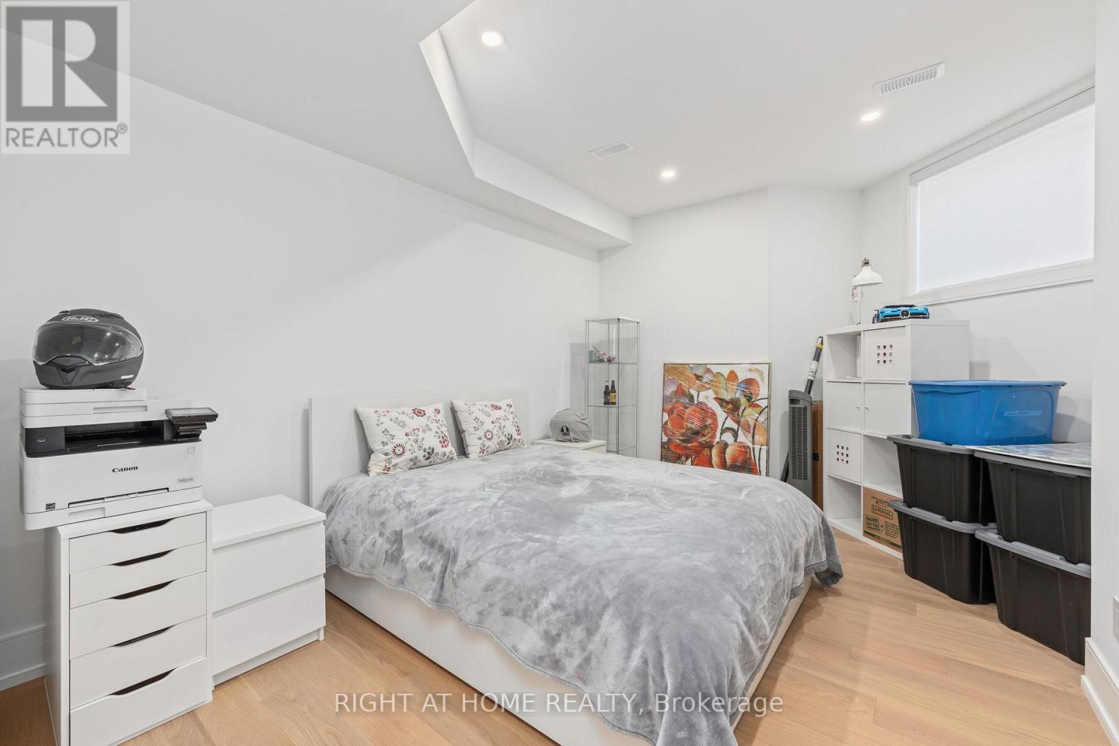 33 THORNDALE AVENUE - Image 43