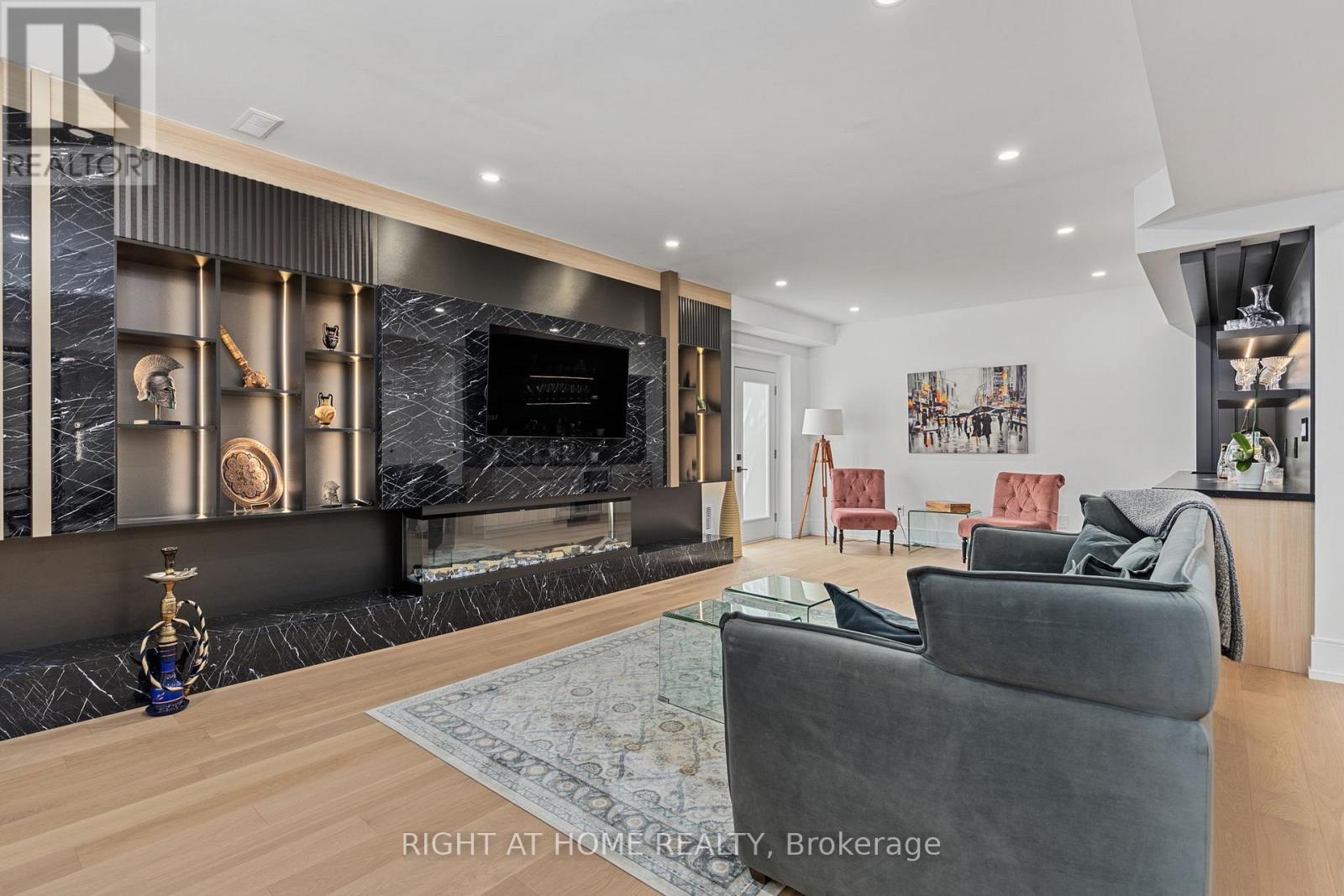 33 THORNDALE AVENUE - Image 39
