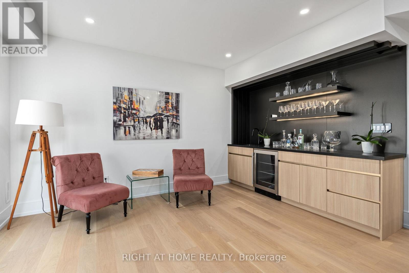 33 THORNDALE AVENUE - Image 40