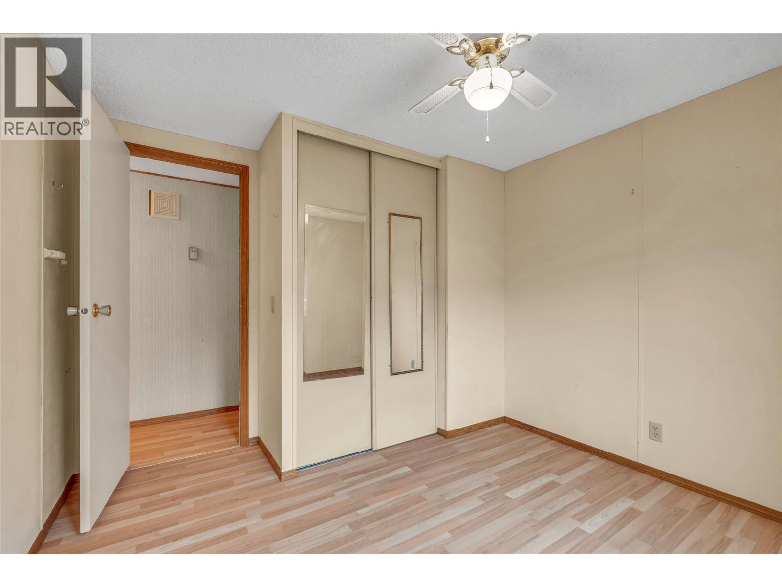 #25 98 Okanagan Avenue E - 10