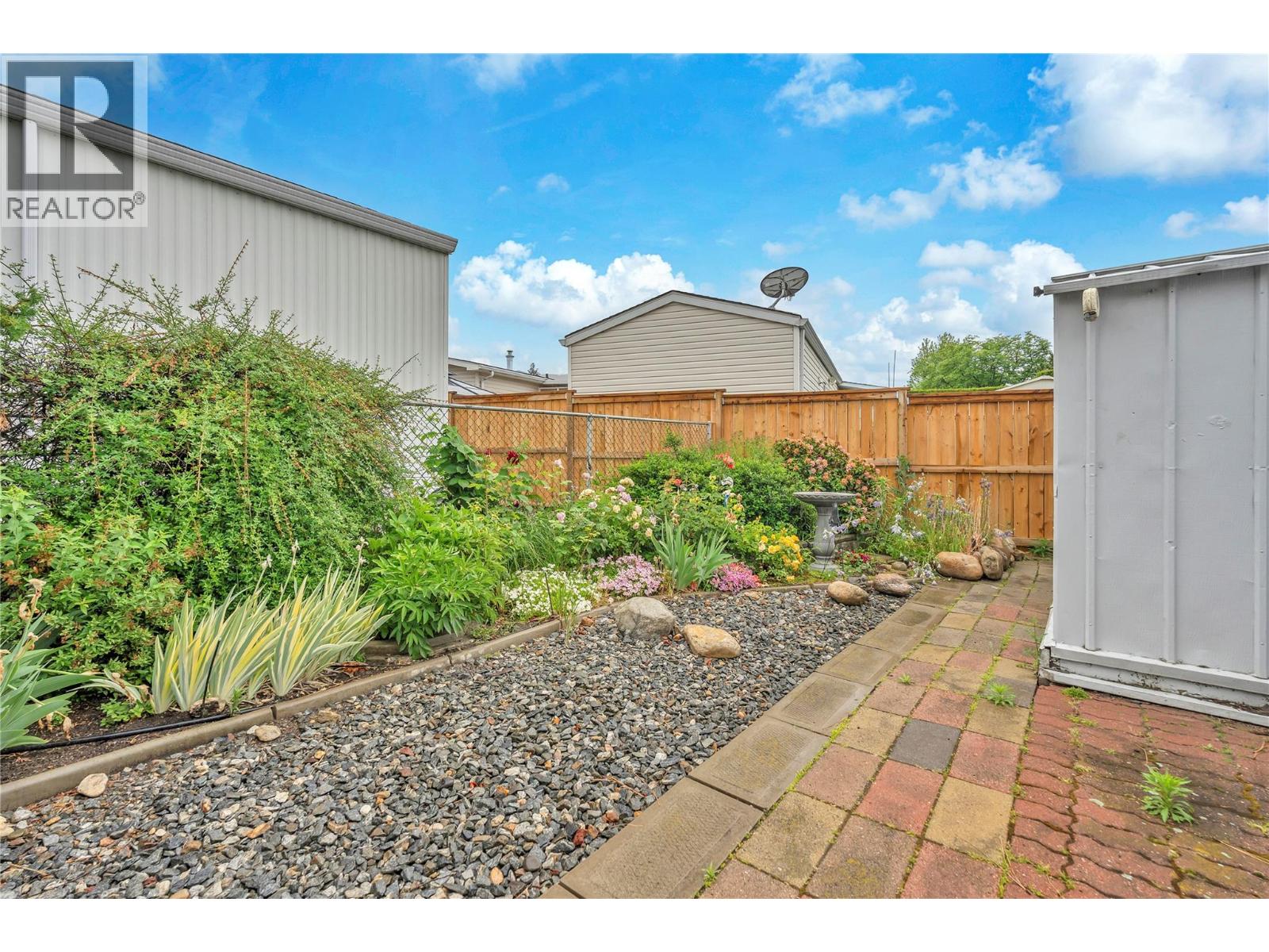 #25 98 Okanagan Avenue E - 15