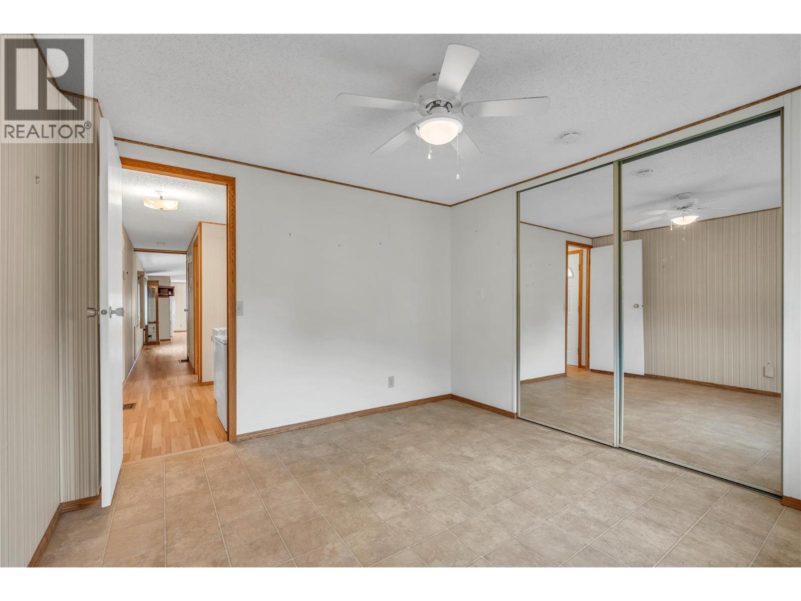 #25 98 Okanagan Avenue E - 11