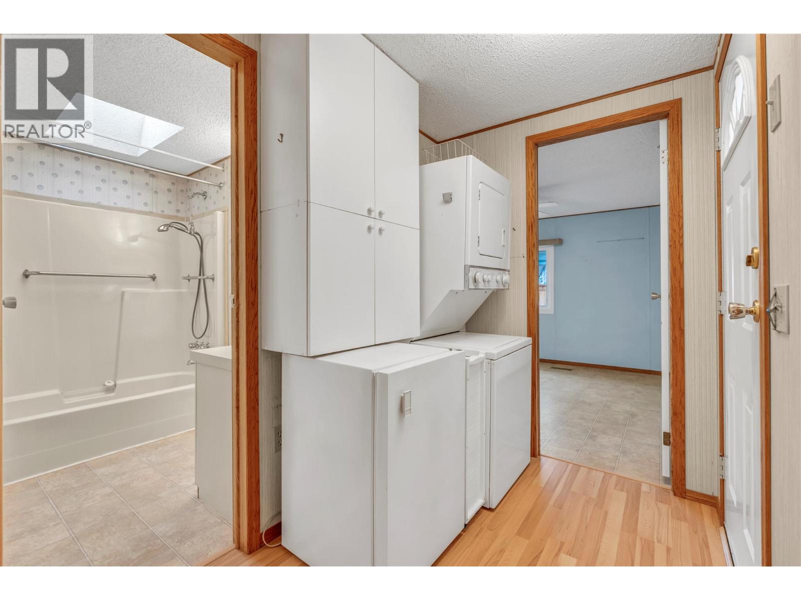 #25 98 Okanagan Avenue E - 12