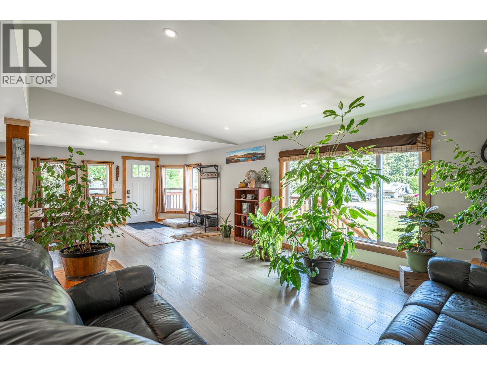 22 Pemberton Road - 43