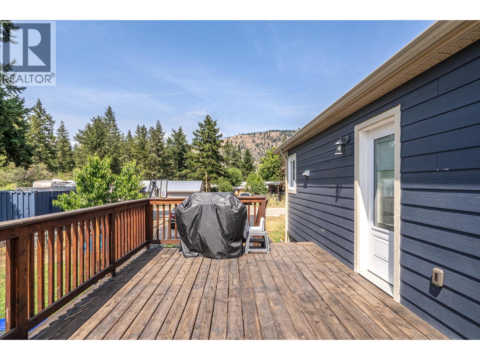 22 Pemberton Road - 17