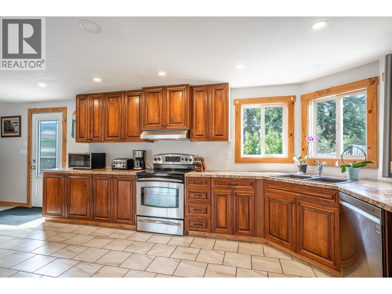 22 Pemberton Road - 37
