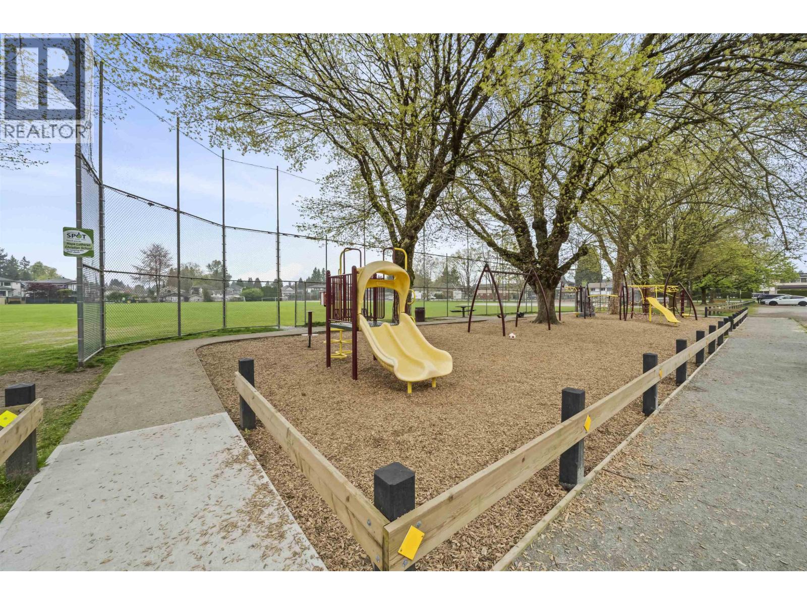 301 1669 GRANT AVENUE, Port Coquitlam