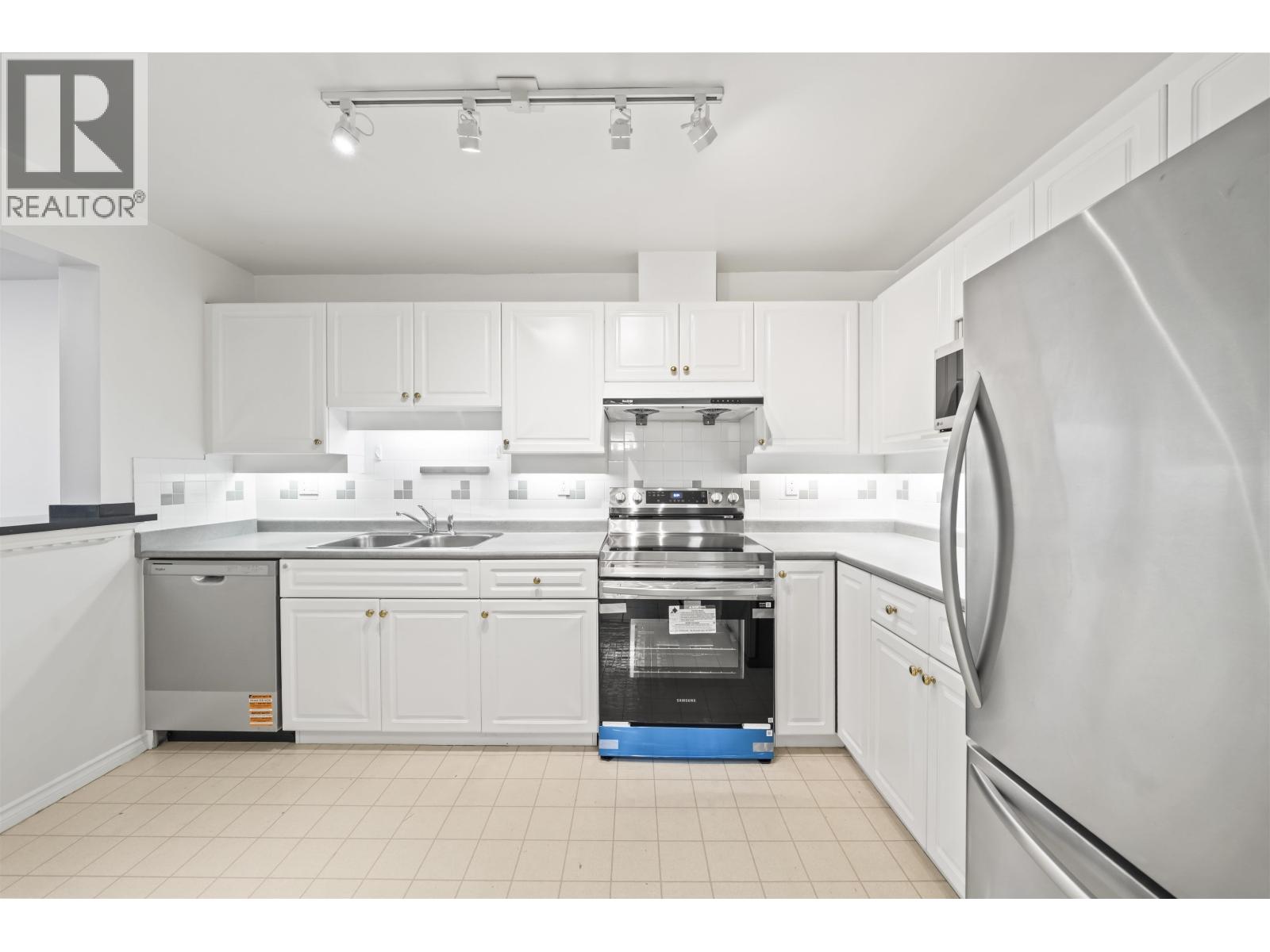 301 1669 GRANT AVENUE, Port Coquitlam