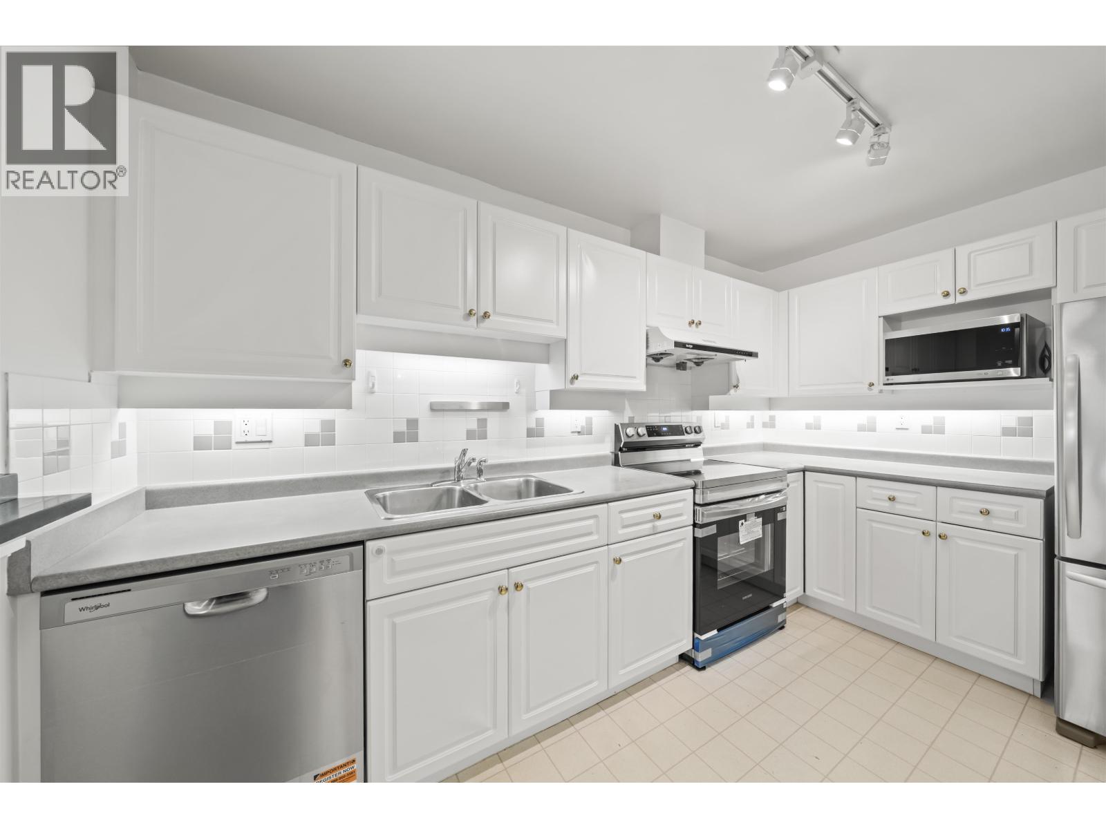 301 1669 GRANT AVENUE, Port Coquitlam