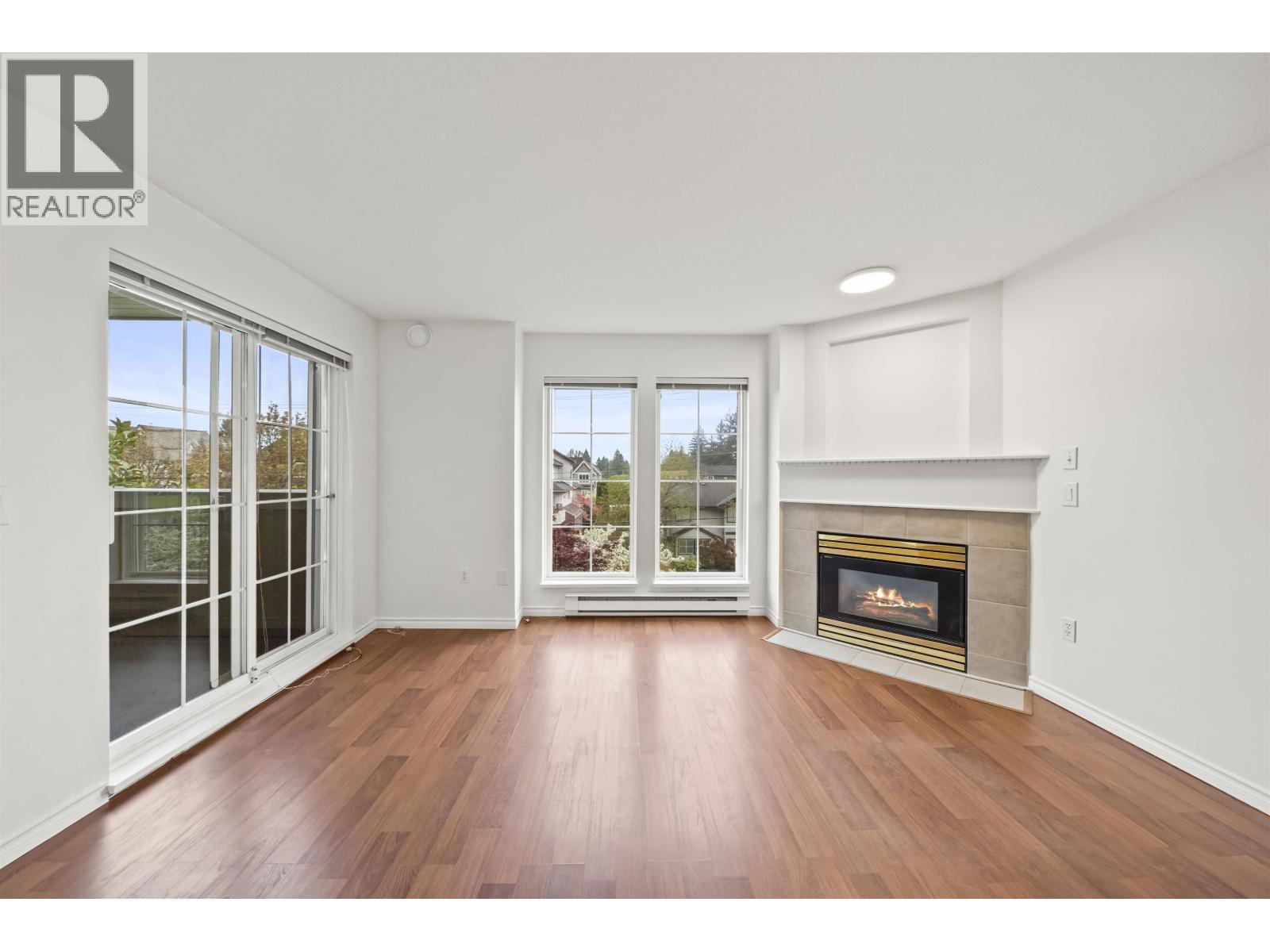 301 1669 GRANT AVENUE, Port Coquitlam