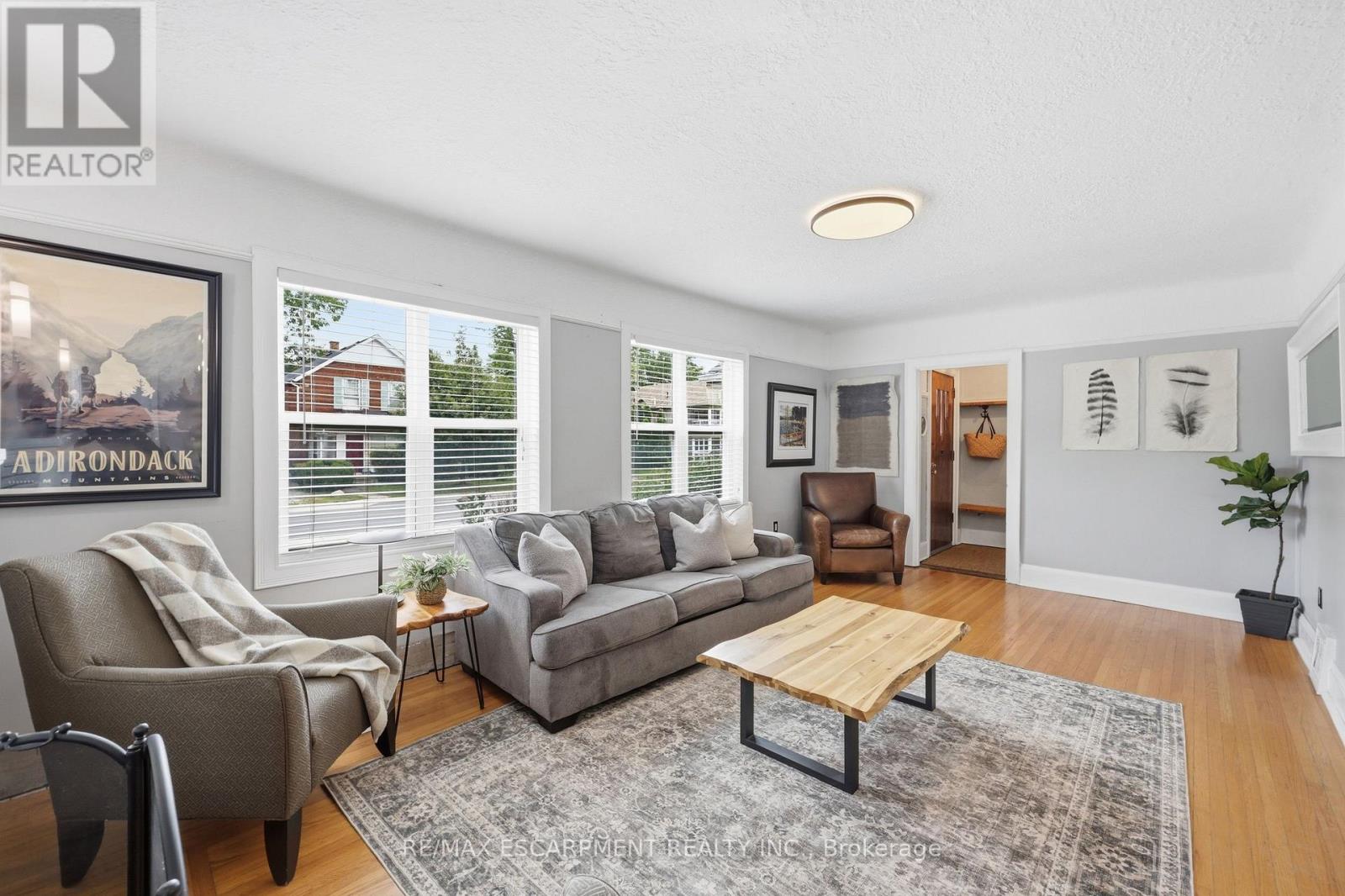 2153 CAROLINE STREET - 11