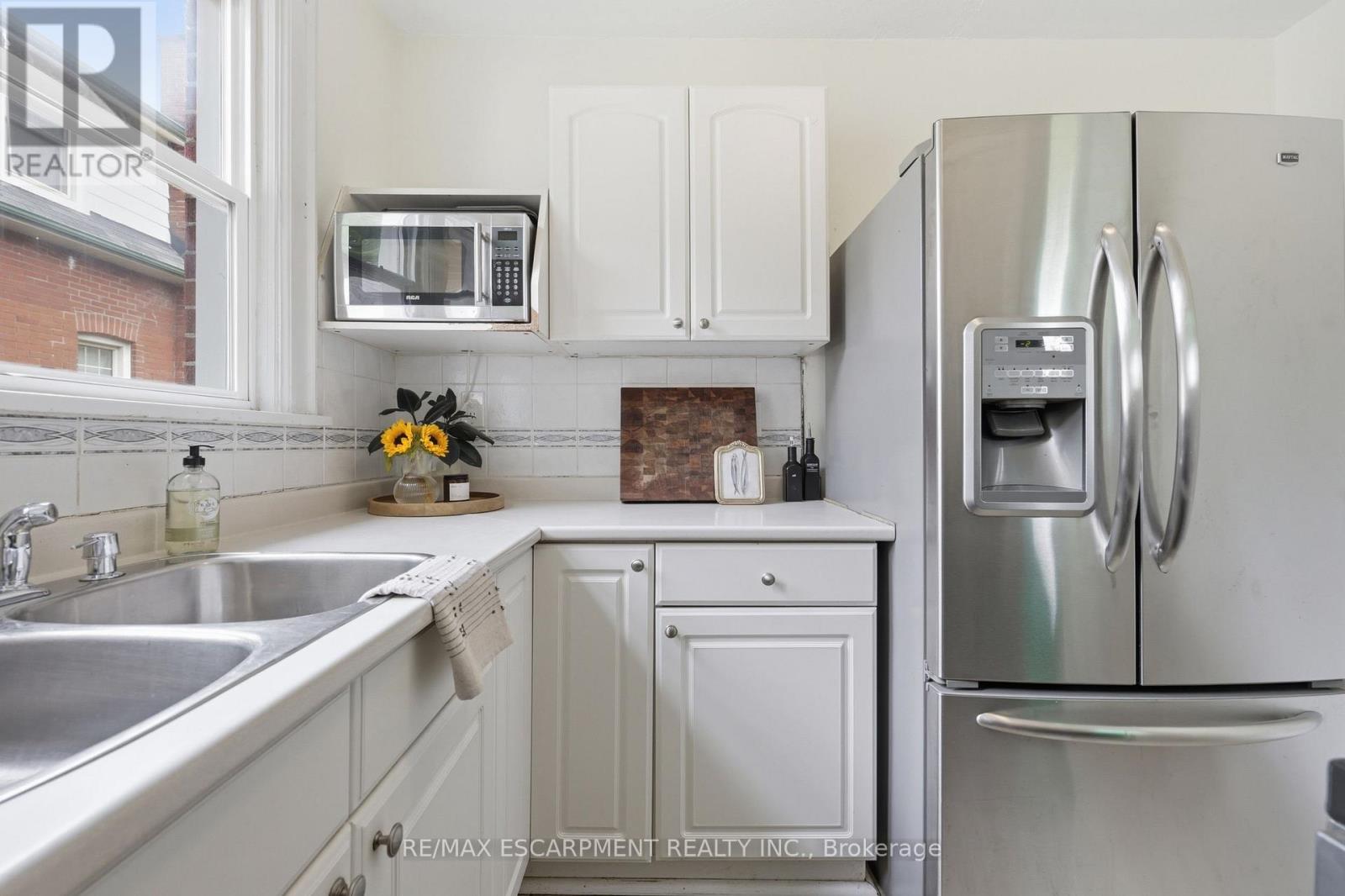 2153 CAROLINE STREET - 17