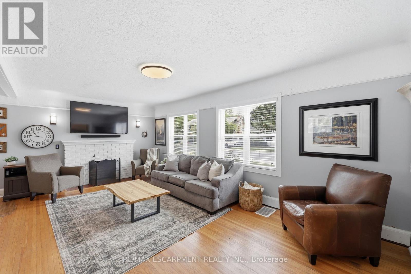 2153 CAROLINE STREET - 10