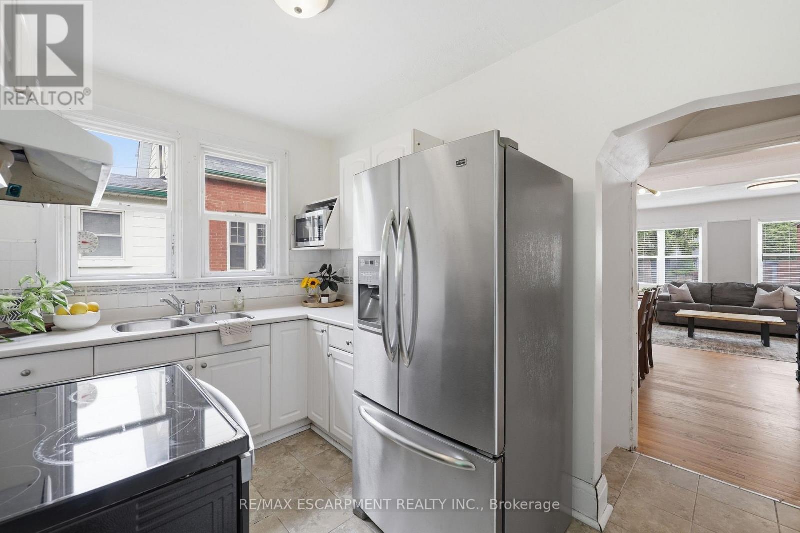 2153 CAROLINE STREET - 15