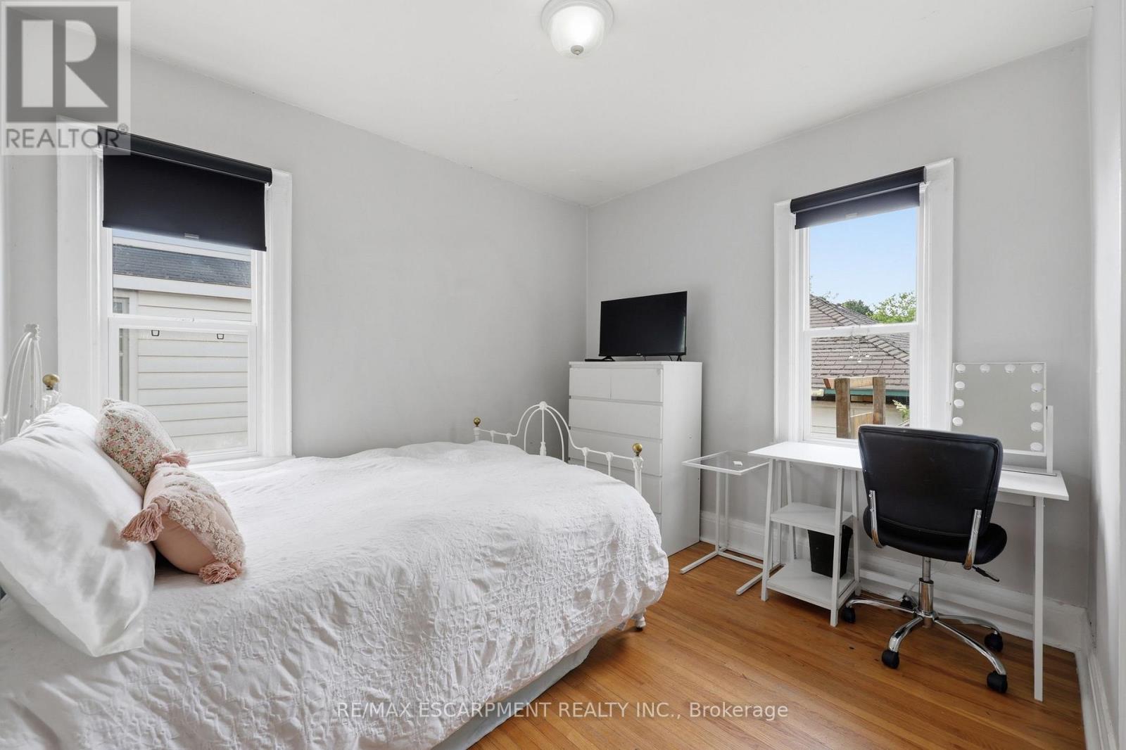 2153 CAROLINE STREET - 20
