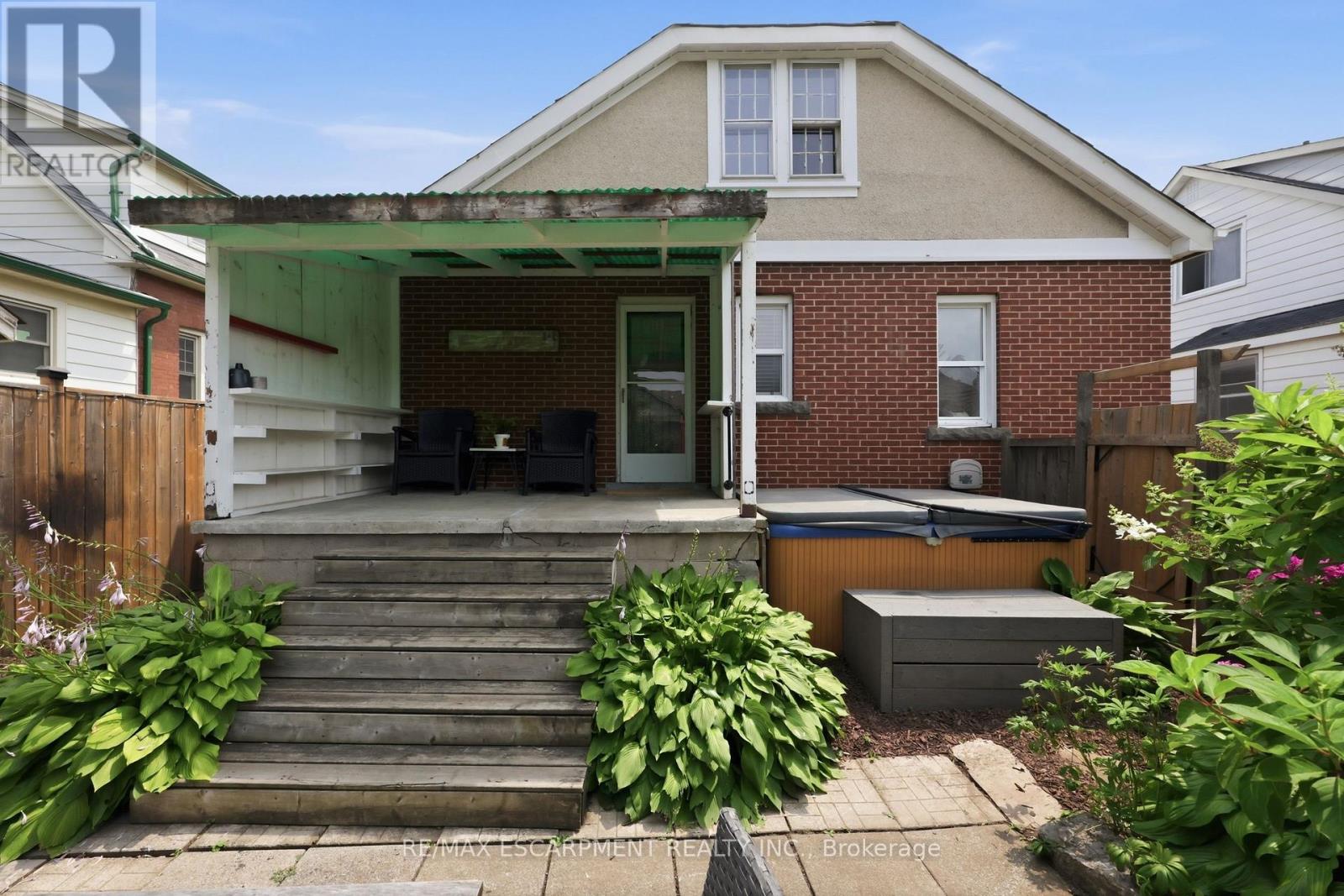 2153 CAROLINE STREET - 34