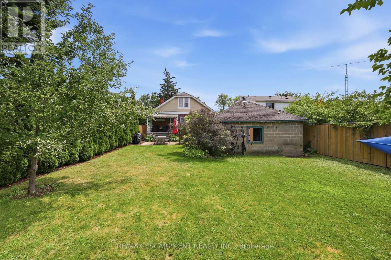 2153 CAROLINE STREET - 39