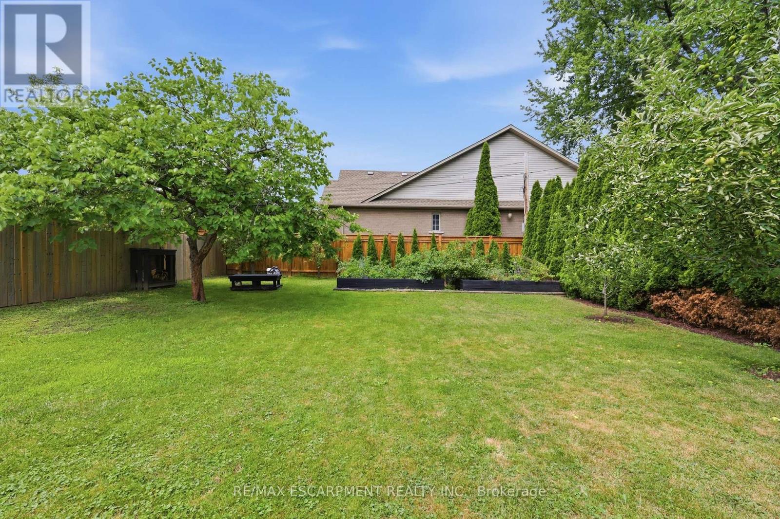 2153 CAROLINE STREET - 37