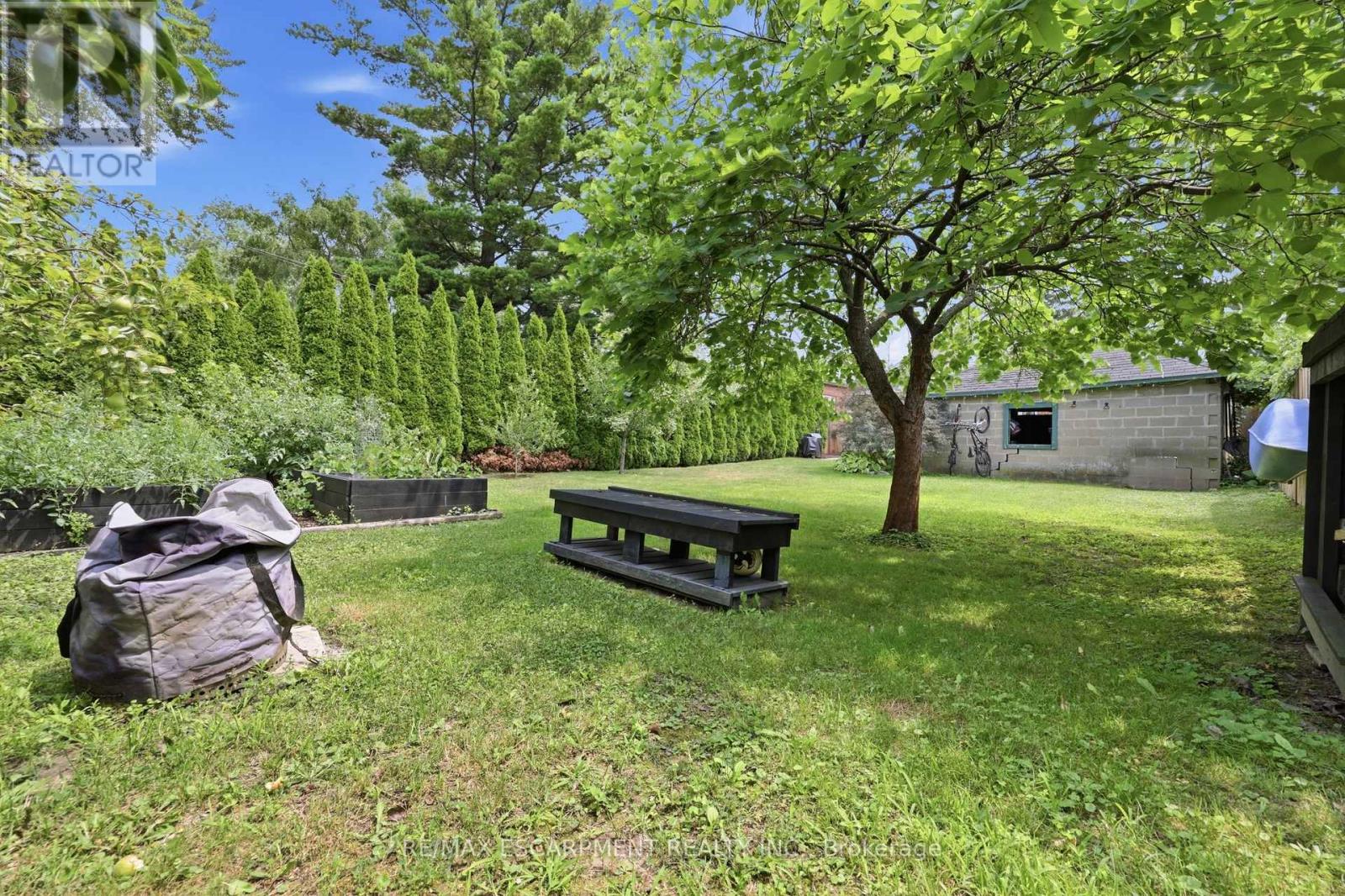 2153 CAROLINE STREET - 38
