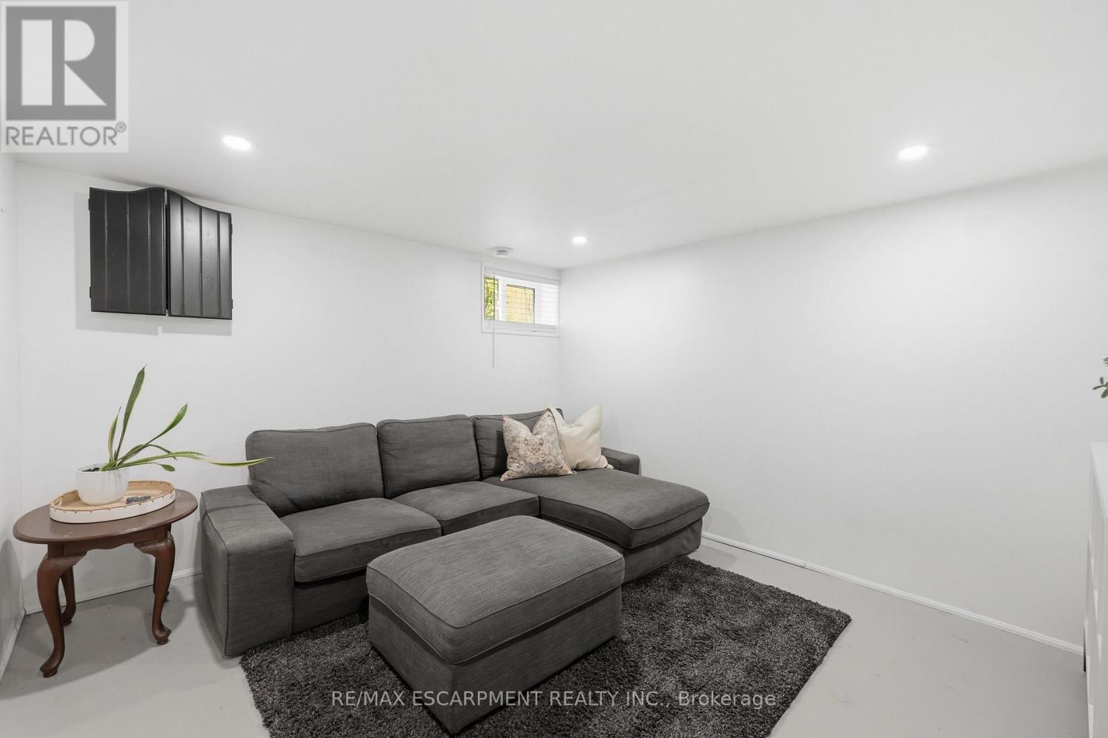 2153 CAROLINE STREET - 25