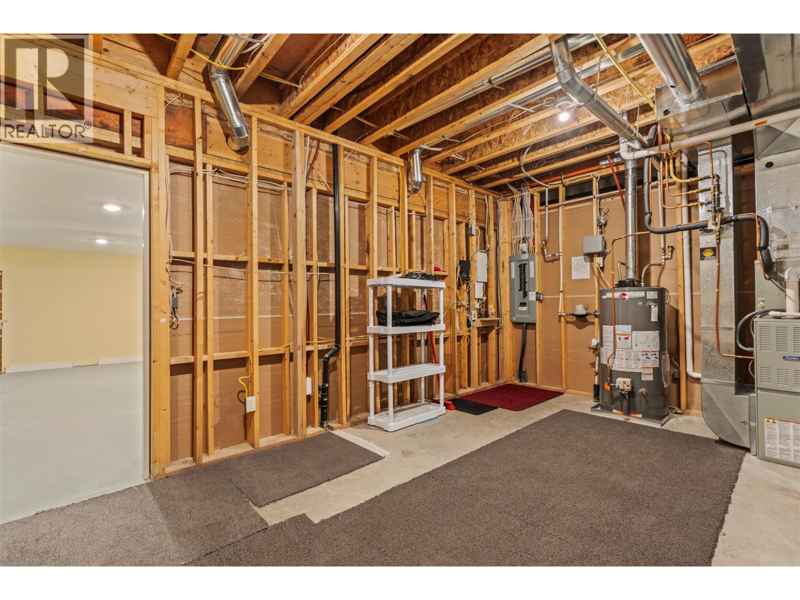 #32 2444 York Avenue - 40
