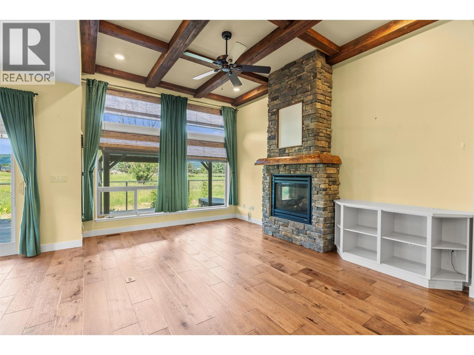 #32 2444 York Avenue - 17