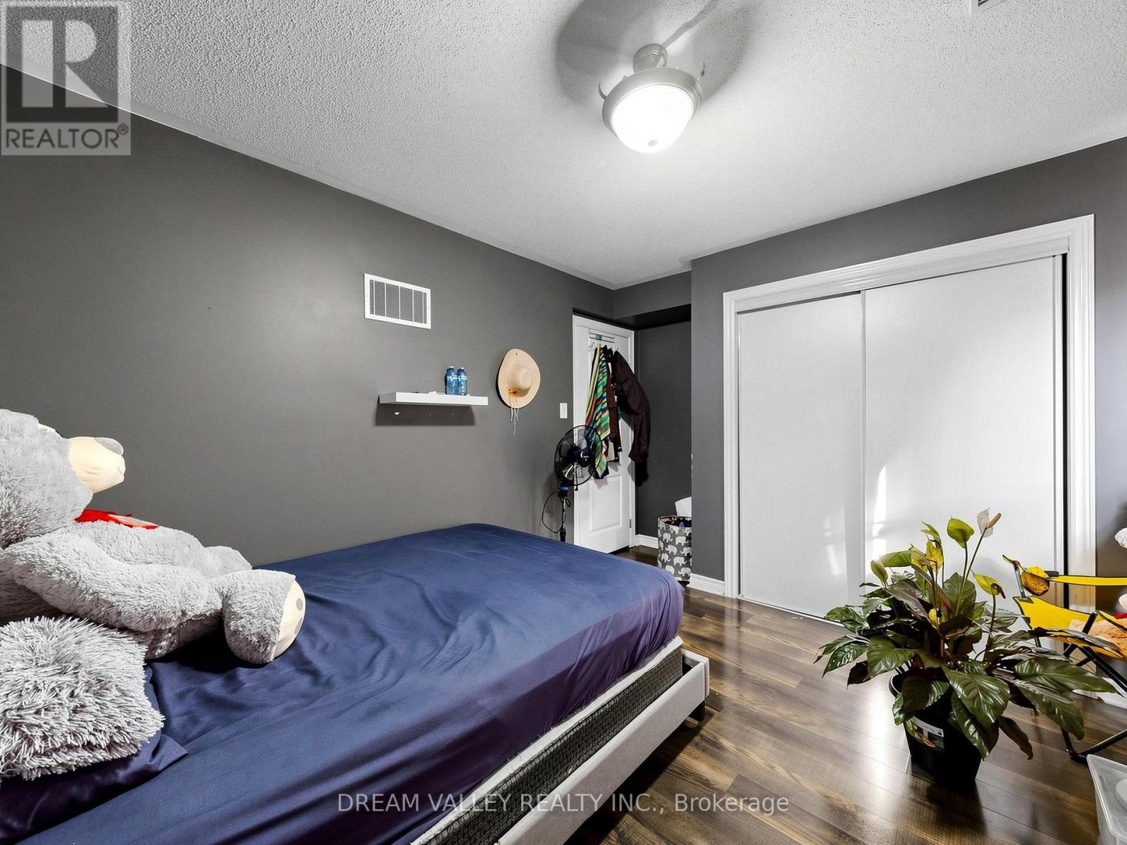 8 ZEZEL WAY - Image 11