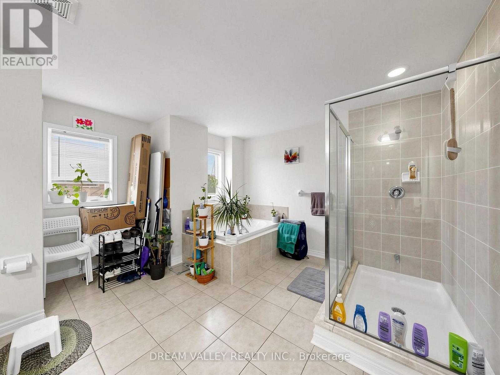 8 ZEZEL WAY - Image 21