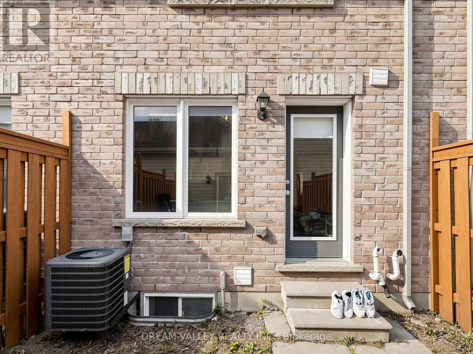 8 ZEZEL WAY - Image 29