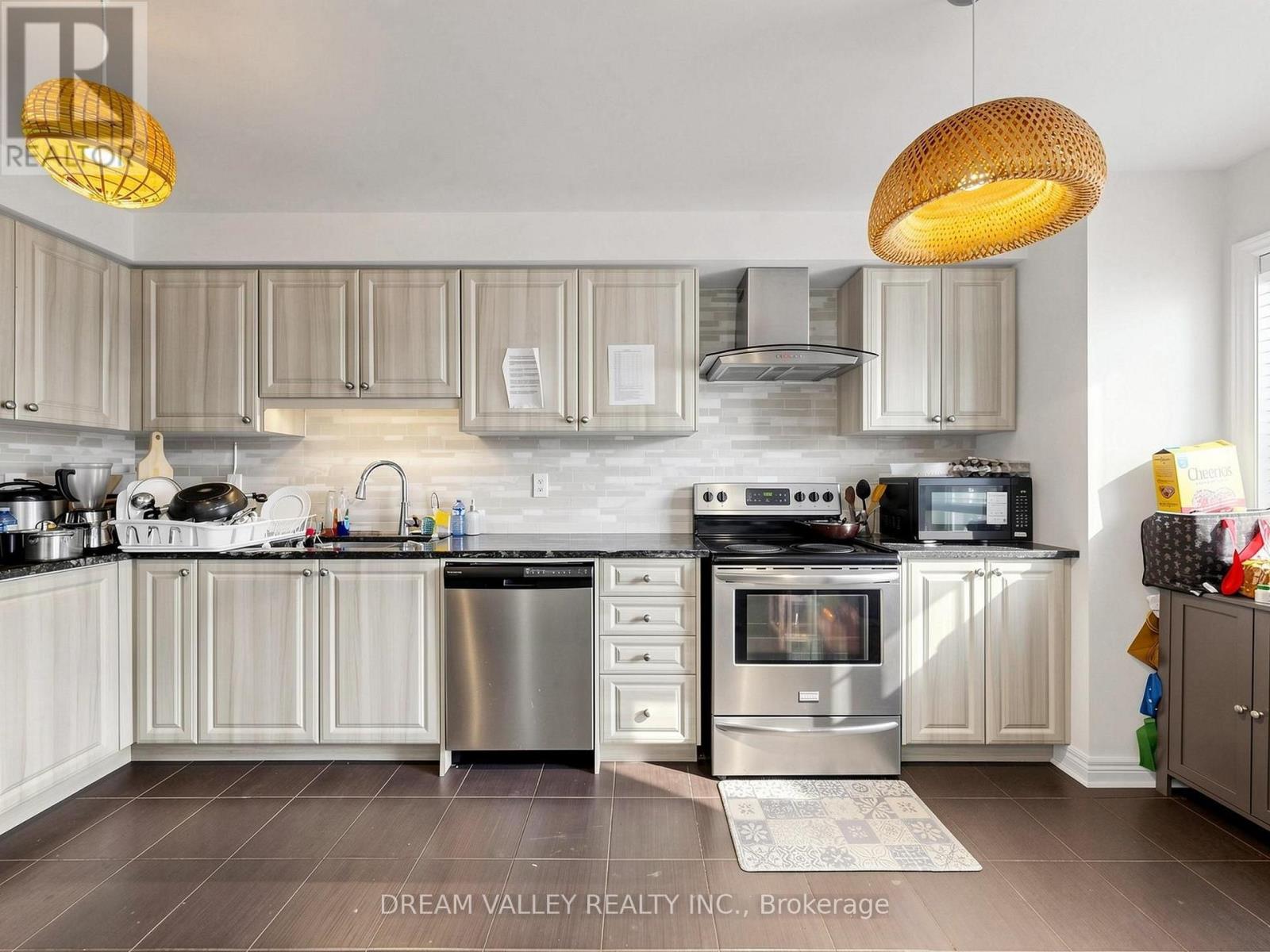 8 ZEZEL WAY - Image 4