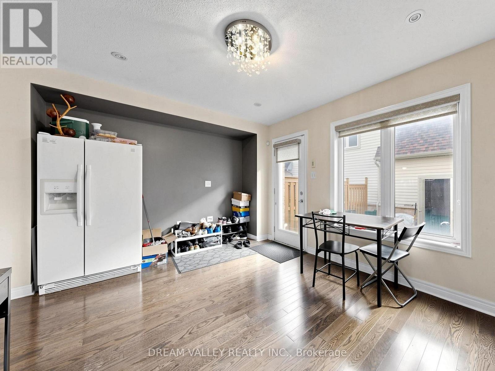 8 ZEZEL WAY - Image 6
