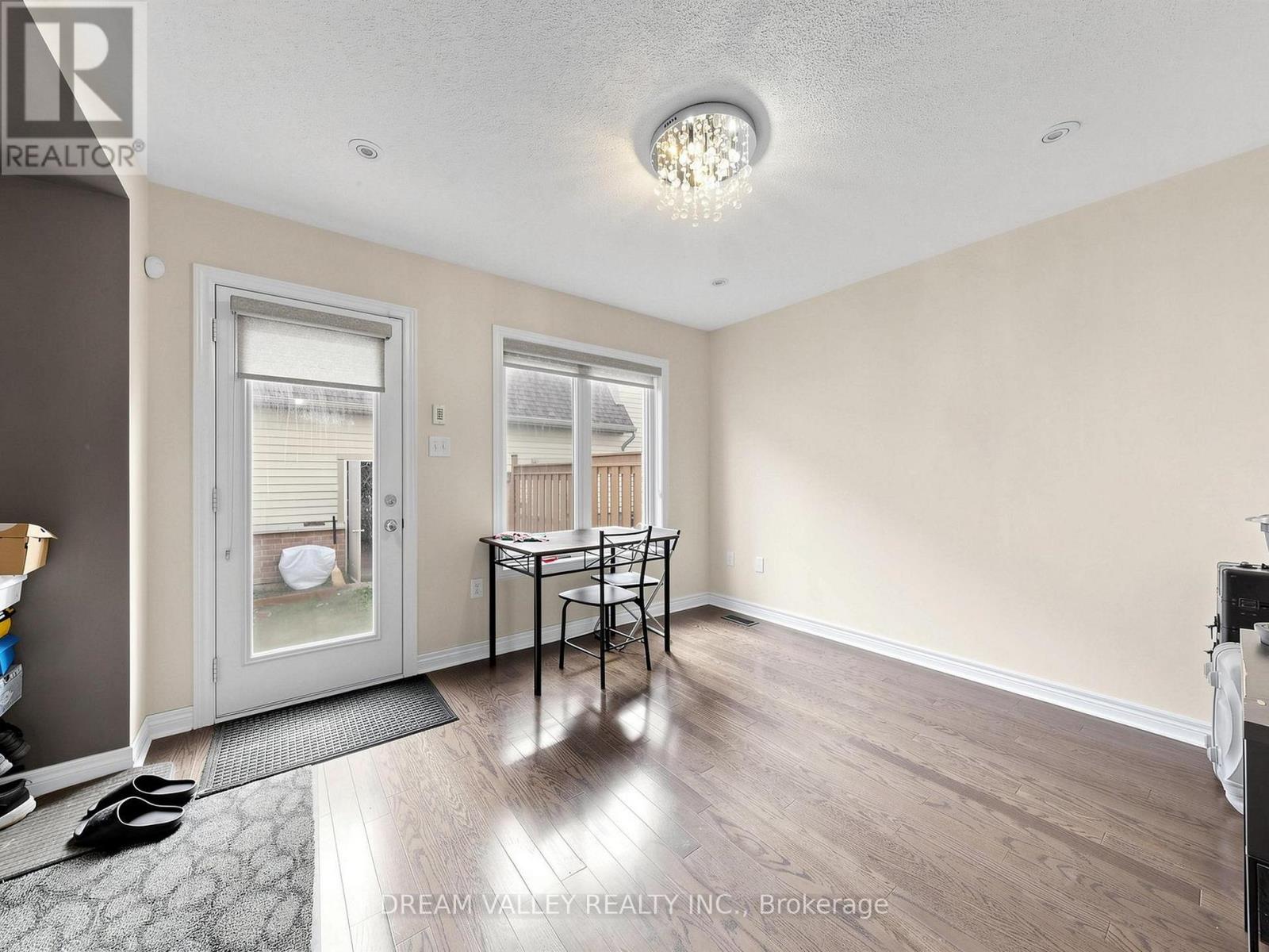 8 ZEZEL WAY - Image 7