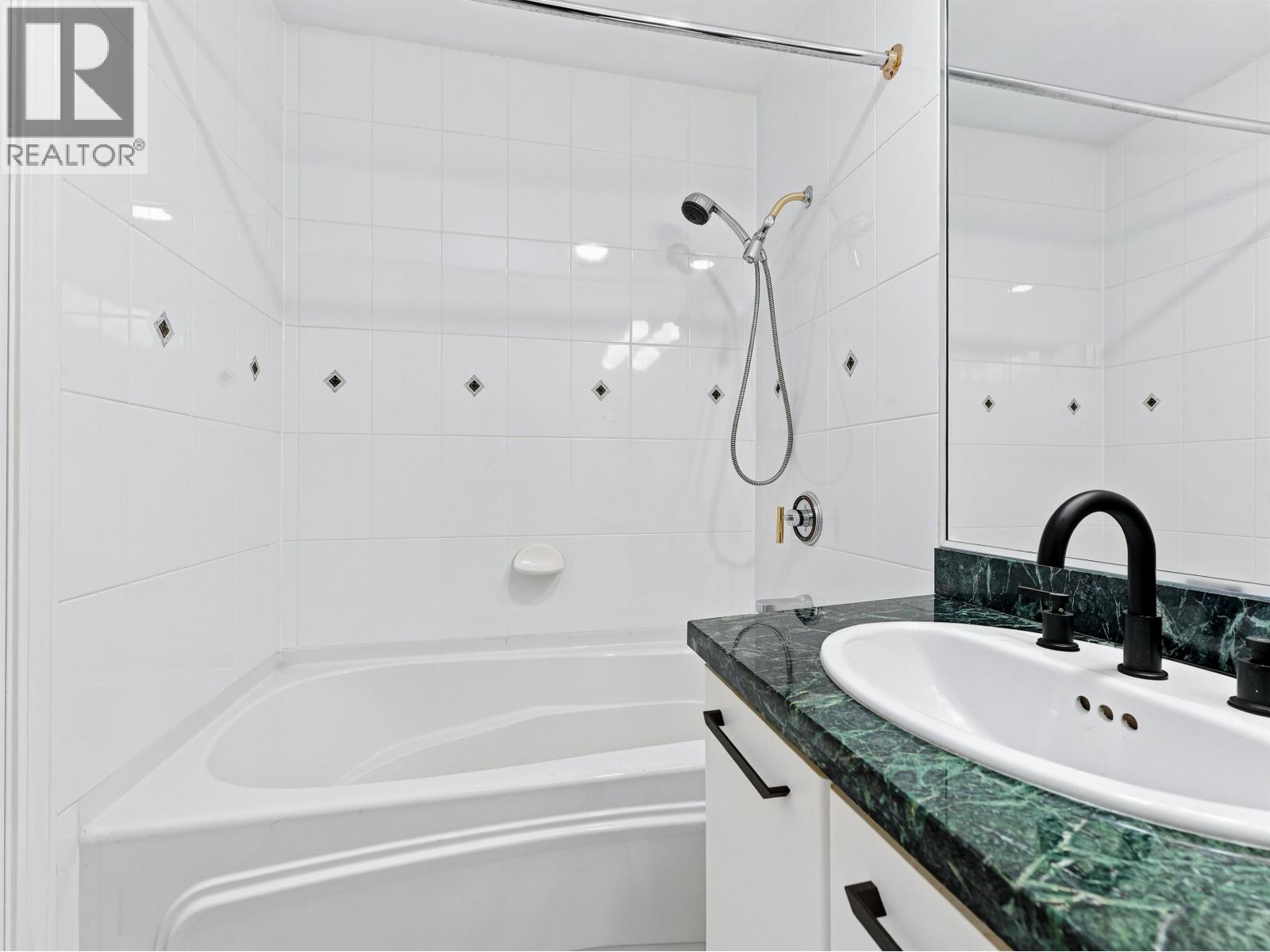 2 Bed, 2 Bath House for Sale in Vancouver – 18C 139 DRAKE STREET, Vancouver – MLS# R3150287 - Image 37