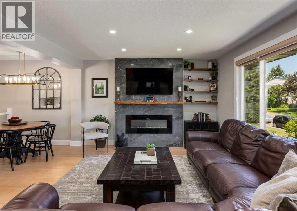 4627 Verona Drive NW, Varsity, Calgary photo 2