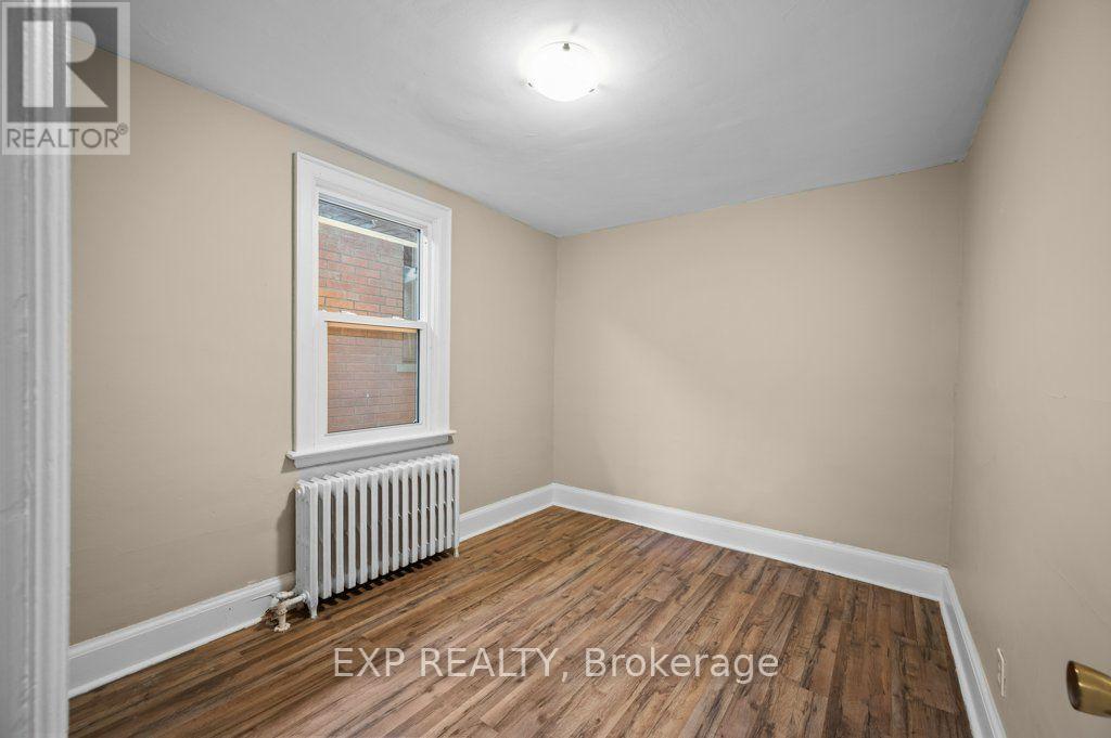 54 FREDERICK AVENUE - 25