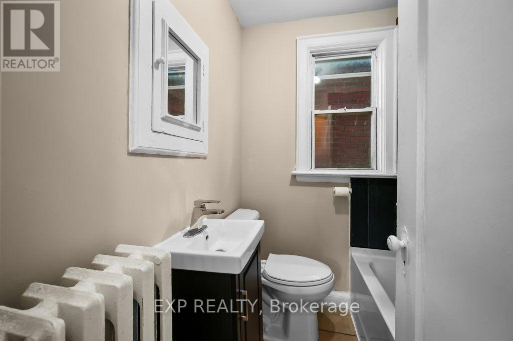 54 FREDERICK AVENUE - 27
