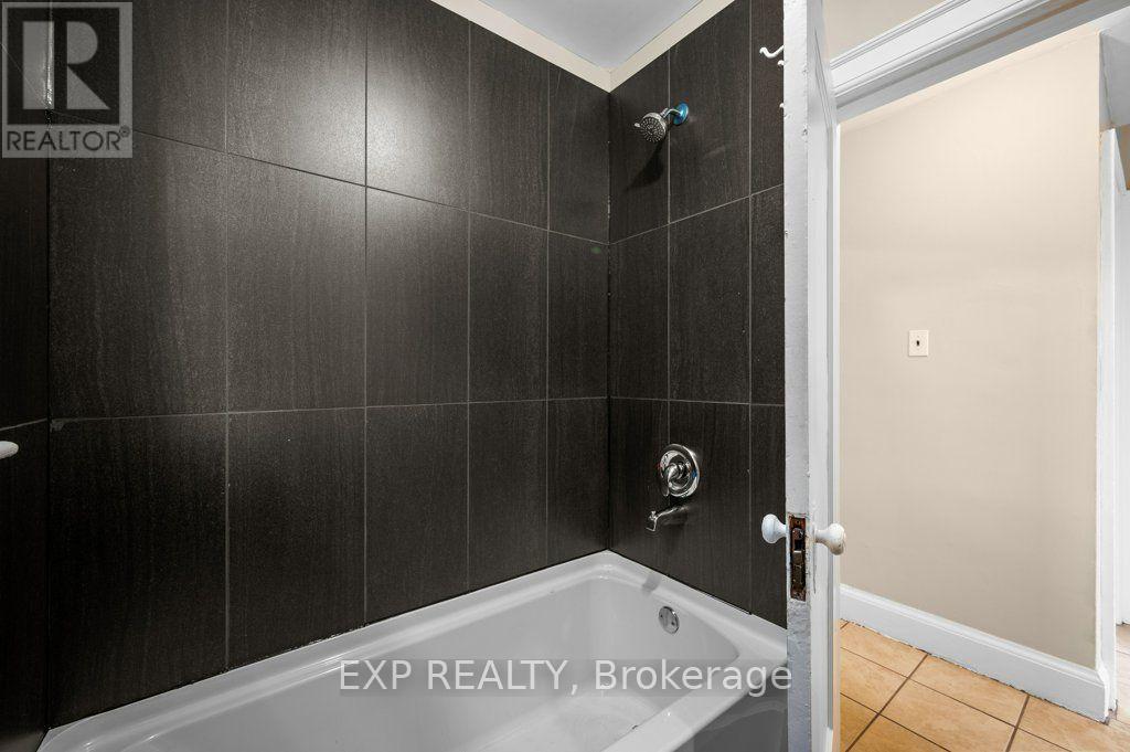 54 FREDERICK AVENUE - 28