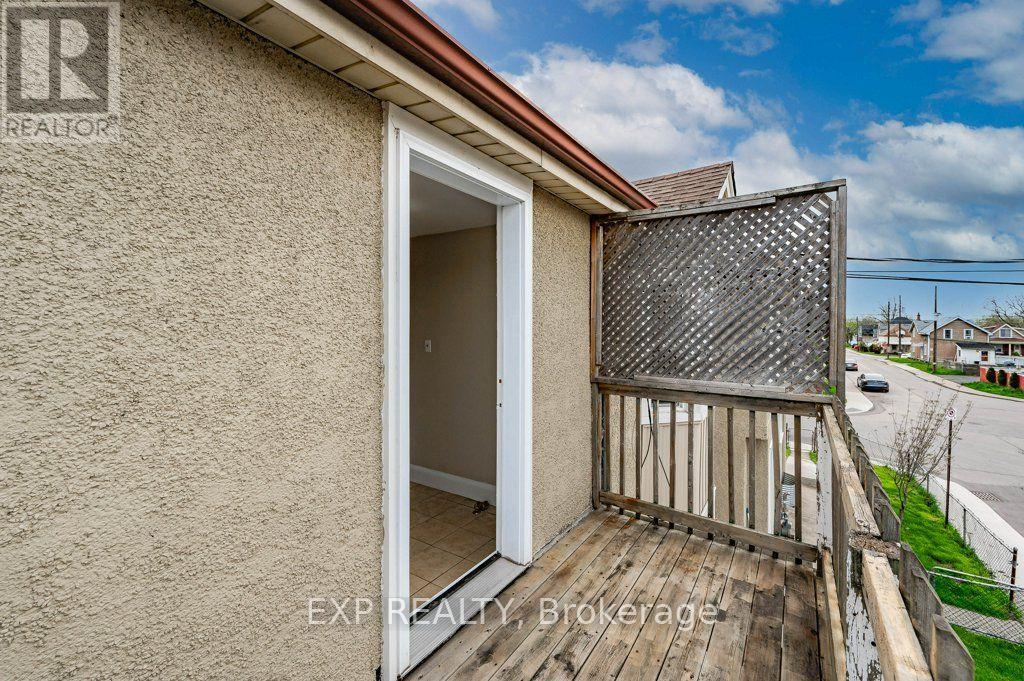 54 FREDERICK AVENUE - 31