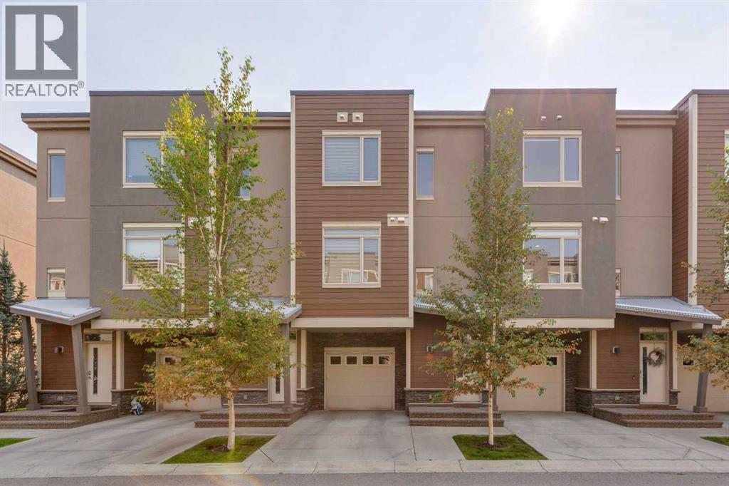 16 Westpark Common SW, West Springs, Calgary photo 1
