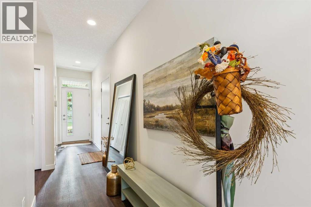 16 Westpark Common SW, West Springs, Calgary photo 4