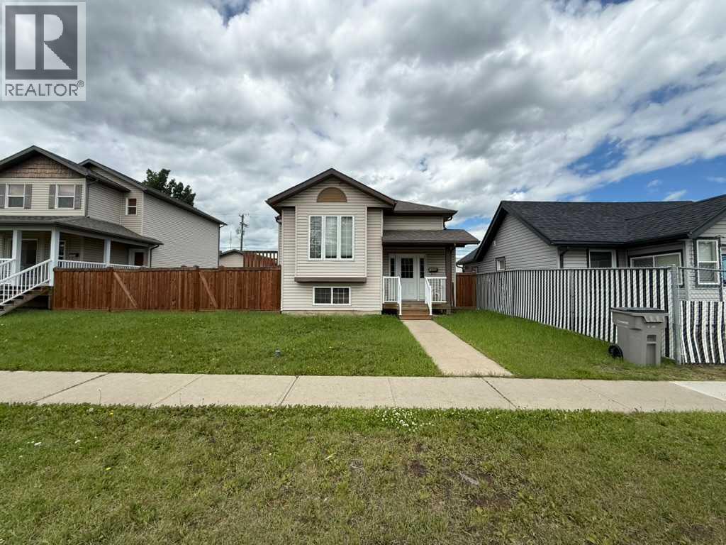 10022 96 Avenue - 1